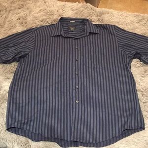 VAN HEUSEN SHORT SLEEVE SHIRT